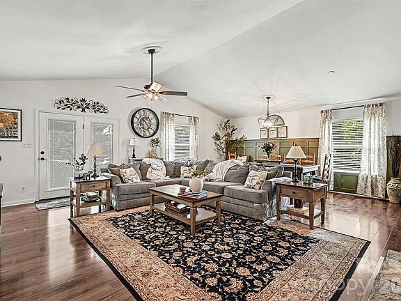 5th image of 10319 Camelback Cir
