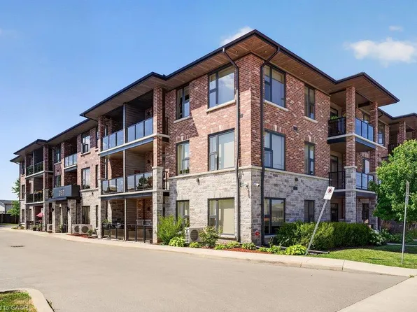 257 Millen Rd #212, Stoney Creek, ON L8E 2H1
