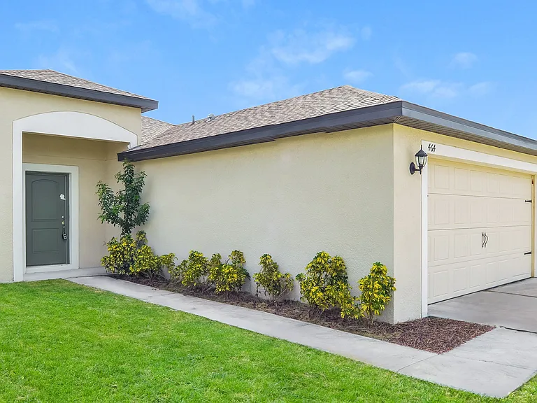 417 Kensington View Dr — Photo 2