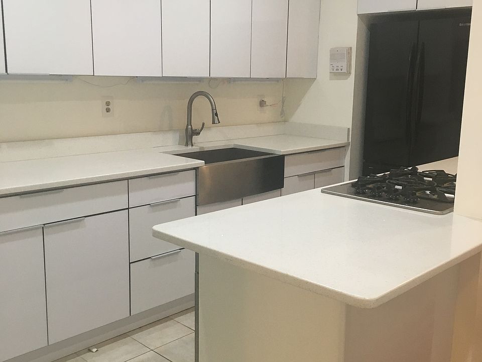1st image of 14444 Sanford Ave APT 3H