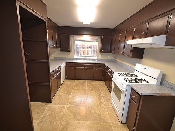 2nd image of 489 Cottonwood Dr #0