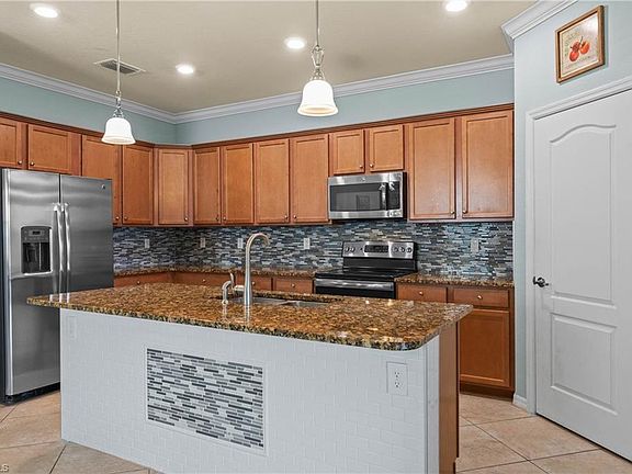 5th image of 11018 Cherry Laurel Dr