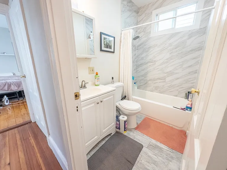 589 Franklin St #1 — Photo 15