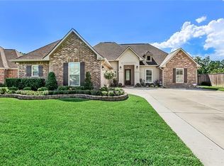 336 Old Place Ln, Madisonville, LA 70447
