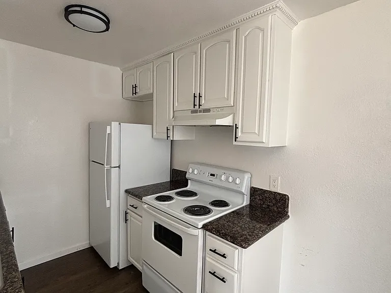 2583 Ulric St #4 — Photo 6