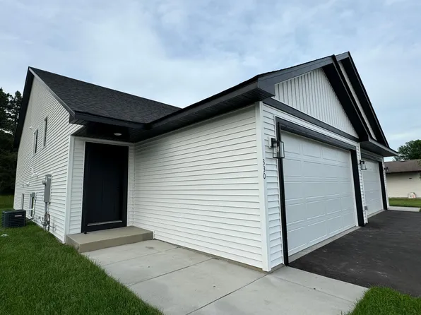 330 21st Ave SW, Cambridge, MN 55008