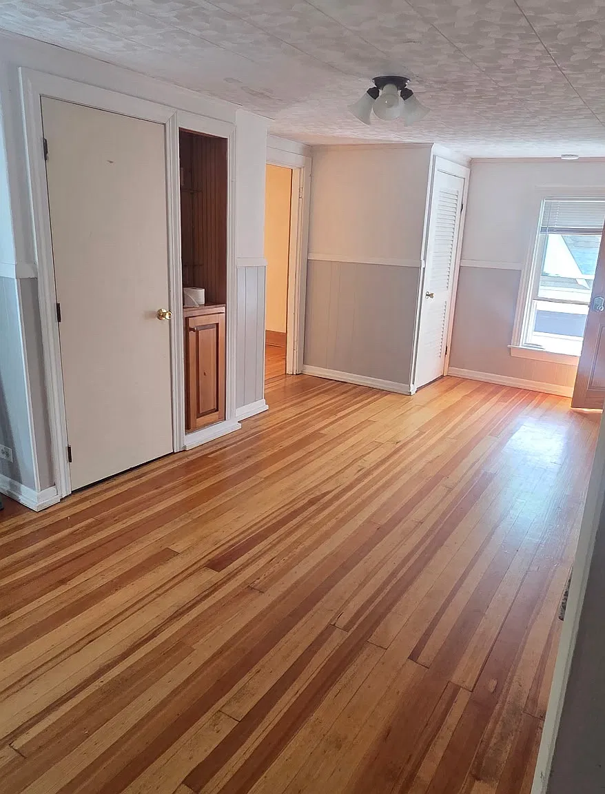 3 bed, 1000 sqft, $2,700 — Photo 4