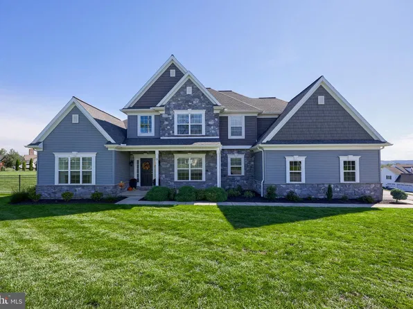 3 Camelot Ln, Wrightsville, PA 17368