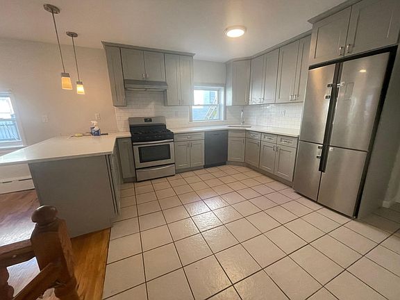 4th image of 4348 Katonah Ave Floor 2