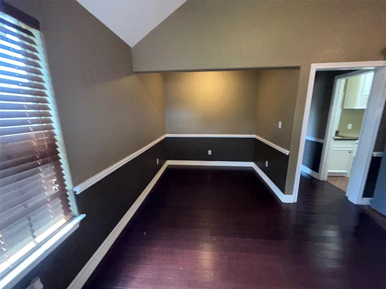 8233 Hickok Ln — Photo 14