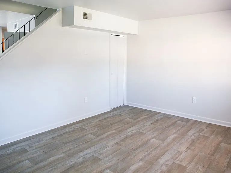 Aden Park Apartments — Photo 47
