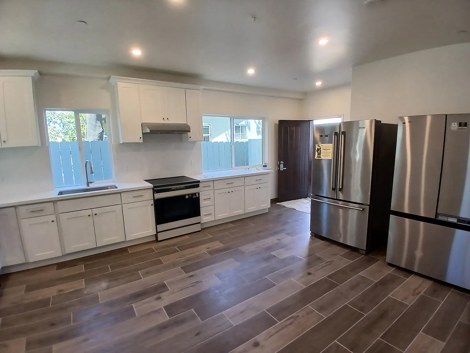 6 bed, 1965 sqft, $900 — Photo 2