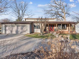 1115 Oak Park Blvd, Cedar Falls, IA 50613