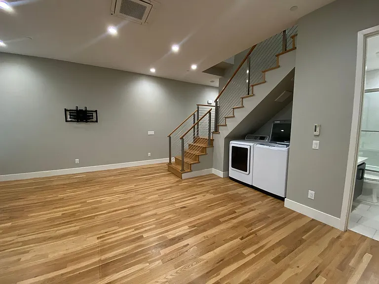 2961 E St #4 — Photo 19