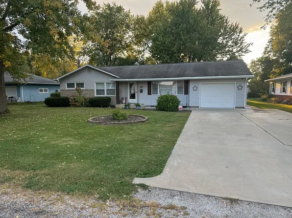 37 Pifers Ln, Sullivan, IL 61951