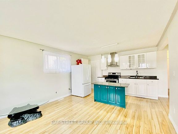 5th image of 128 Stevenson Rd S