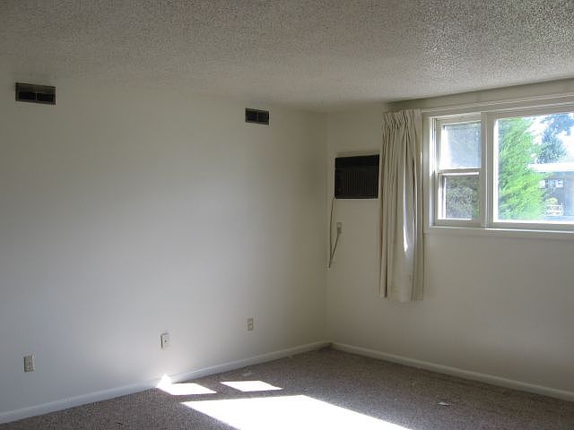 2nd image of 2139 Alderson Ave APT 2