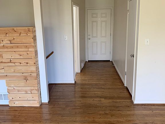 4th image of 3036 S Sequoia Ave