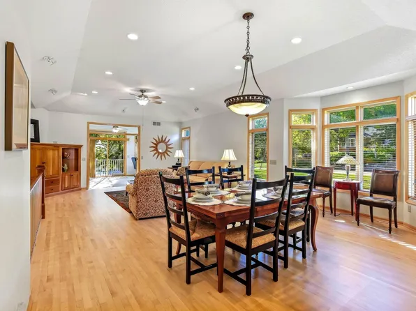 14802 Margaret Pl, Minnetonka, MN 55345