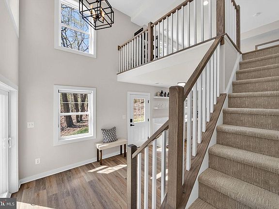 3rd image of 16105 Sumney Dr.