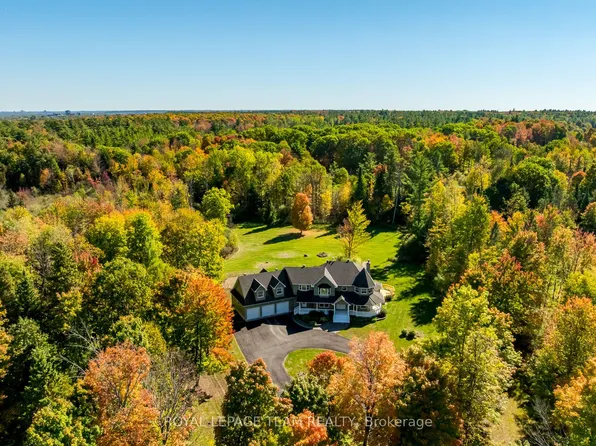 38 Marchvale Dr, Ottawa, ON K2W 1C2