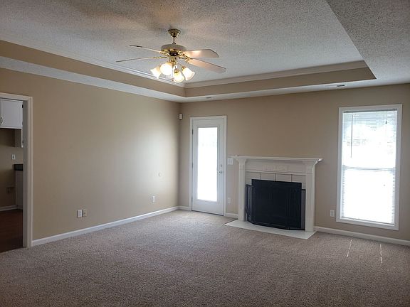 3rd image of 102 Tanner Creek Cir
