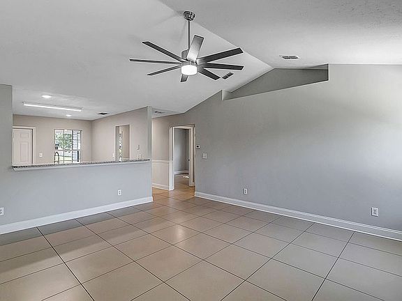 4th image of 11246 Hendon Dr