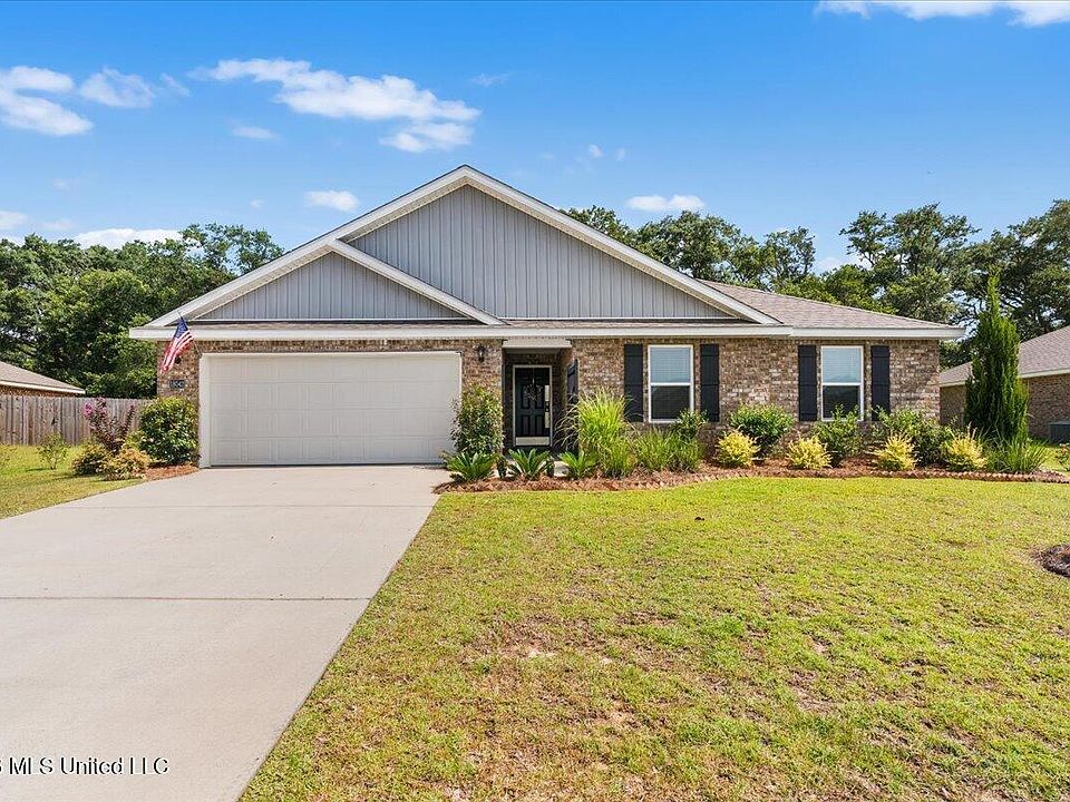 1st image of 18042 Big Leaf Dr