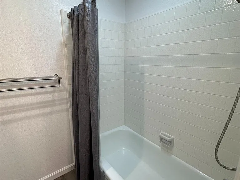 1415 E Rialto Ave #104 — Photo 15