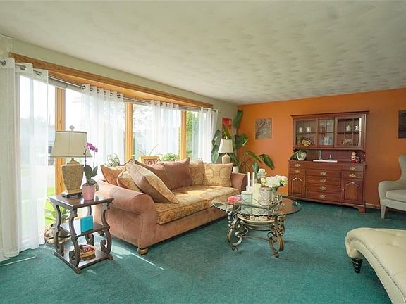 4th image of 100 Nantucket Dr E