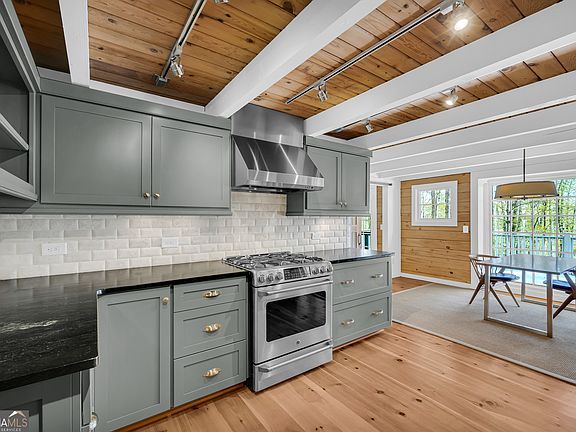 2nd image of 1805 Morton Rd