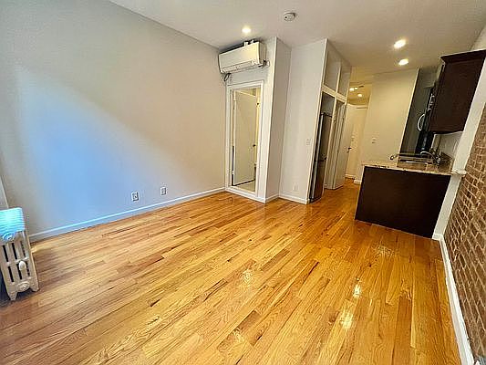 3rd image of 322 E 59th St APT 2D