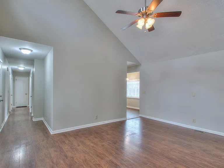 4925 Kilimanjaro Dr — Photo 10