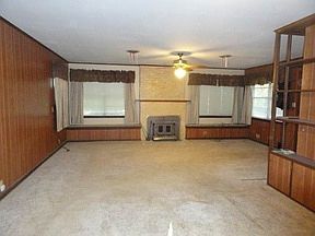 4th image of 905 Brown St