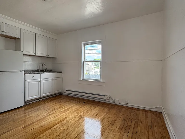 21 Prince Ave #F — Photo 3