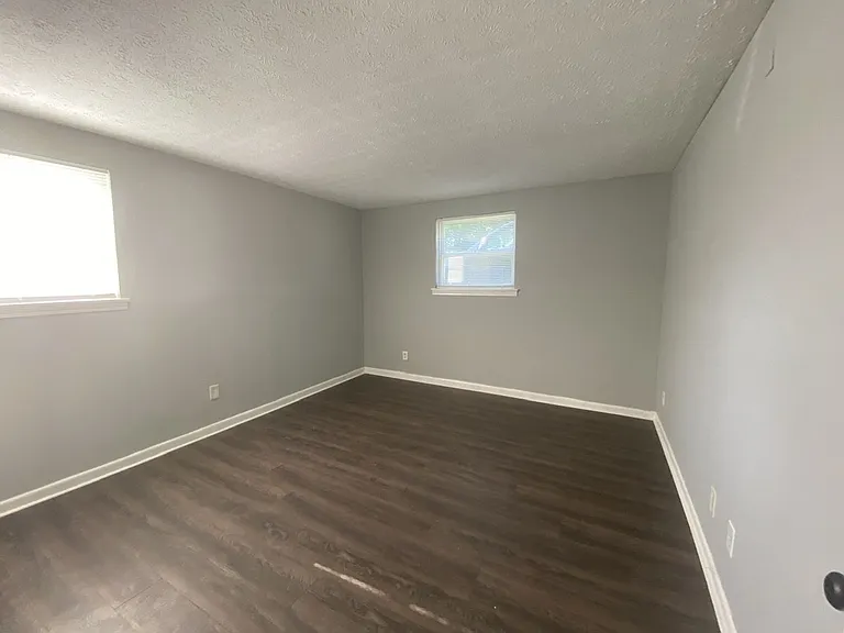 1728 Chester Rd — Photo 9