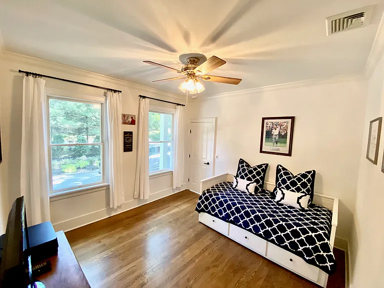 1461 Noyack Rd — Photo 15