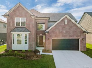1889 Kohli Dr, Troy, MI 48083