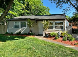 3 Murray Ln, Coram, NY 11727