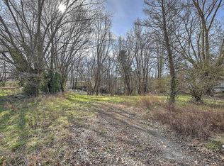 128 Mayflower Rd, Johnson City, TN 37601