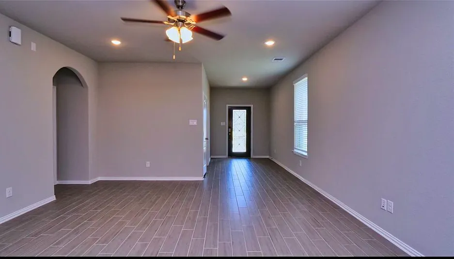 4 bed, 1730 sqft, $2,050 — Photo 4
