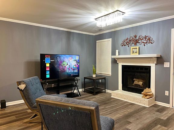 4th image of 120 Westbury Ct