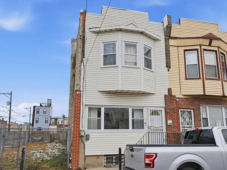 1405 S 29th St — Photo 1