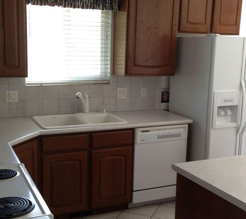 2nd image of 5975 S Sandusky Cir
