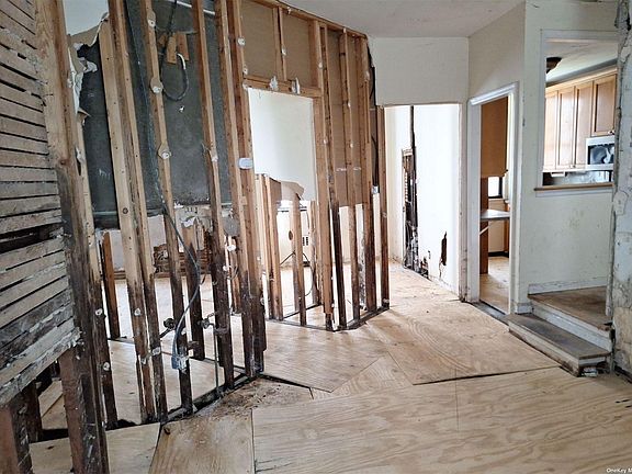 4th image of 21-38 35 Street #1H