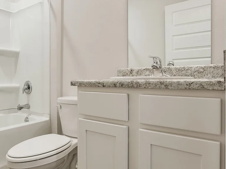 2528 Sutton Place Dr — Photo 2