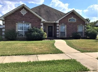 601 Maple Dr, Pilot Point, TX 76258