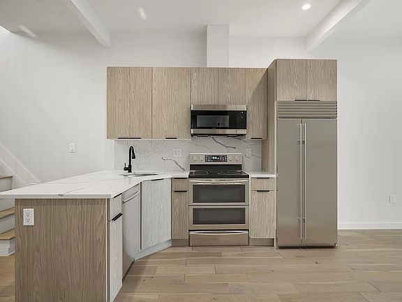 5th image of 1091 Rogers Ave #4R