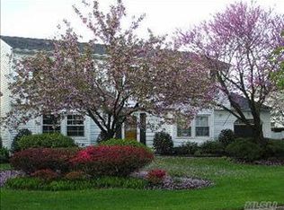 101 Rustic Ave, Medford, NY 11763