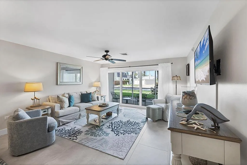 2 bed, 1035 sqft, $6,500 — Photo 4